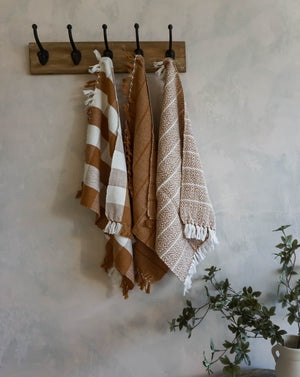 
            
                Load image into Gallery viewer, Gingham Hand Towels
            
        